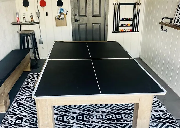Playful Luxury - Pool, Games & Near Old Town