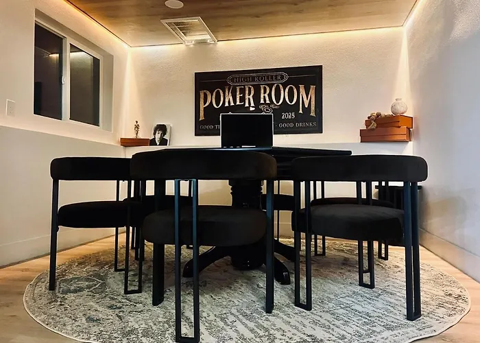 Playful Luxury - Pool, Games & Near Old Town Holiday home *