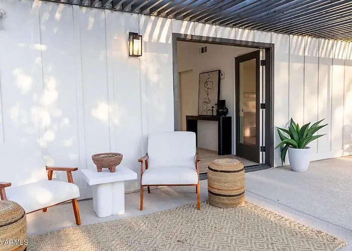 Holiday home Playful Luxury - Pool, Games & Near Old Town