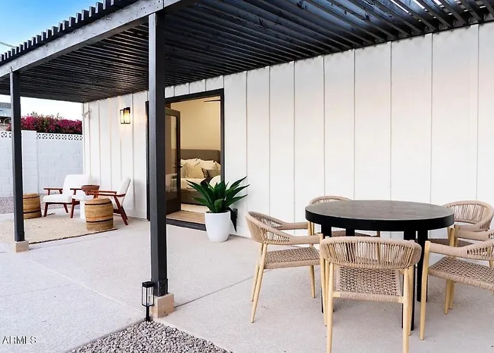 Holiday home Playful Luxury - Pool, Games & Near Old Town