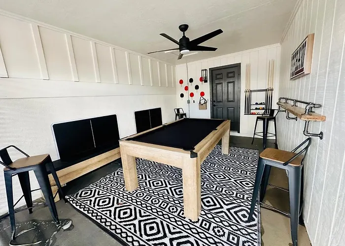 Holiday home Playful Luxury - Pool, Games & Near Old Town *