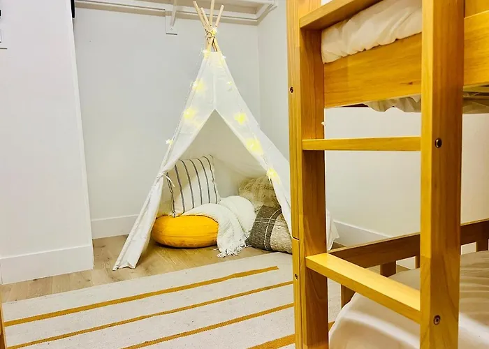 Playful Luxury - Pool, Games & Near Old Town Holiday home *